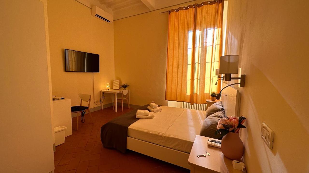 B&B - Residenza D'Epoca Piazza Cairoli Пиза Екстериор снимка