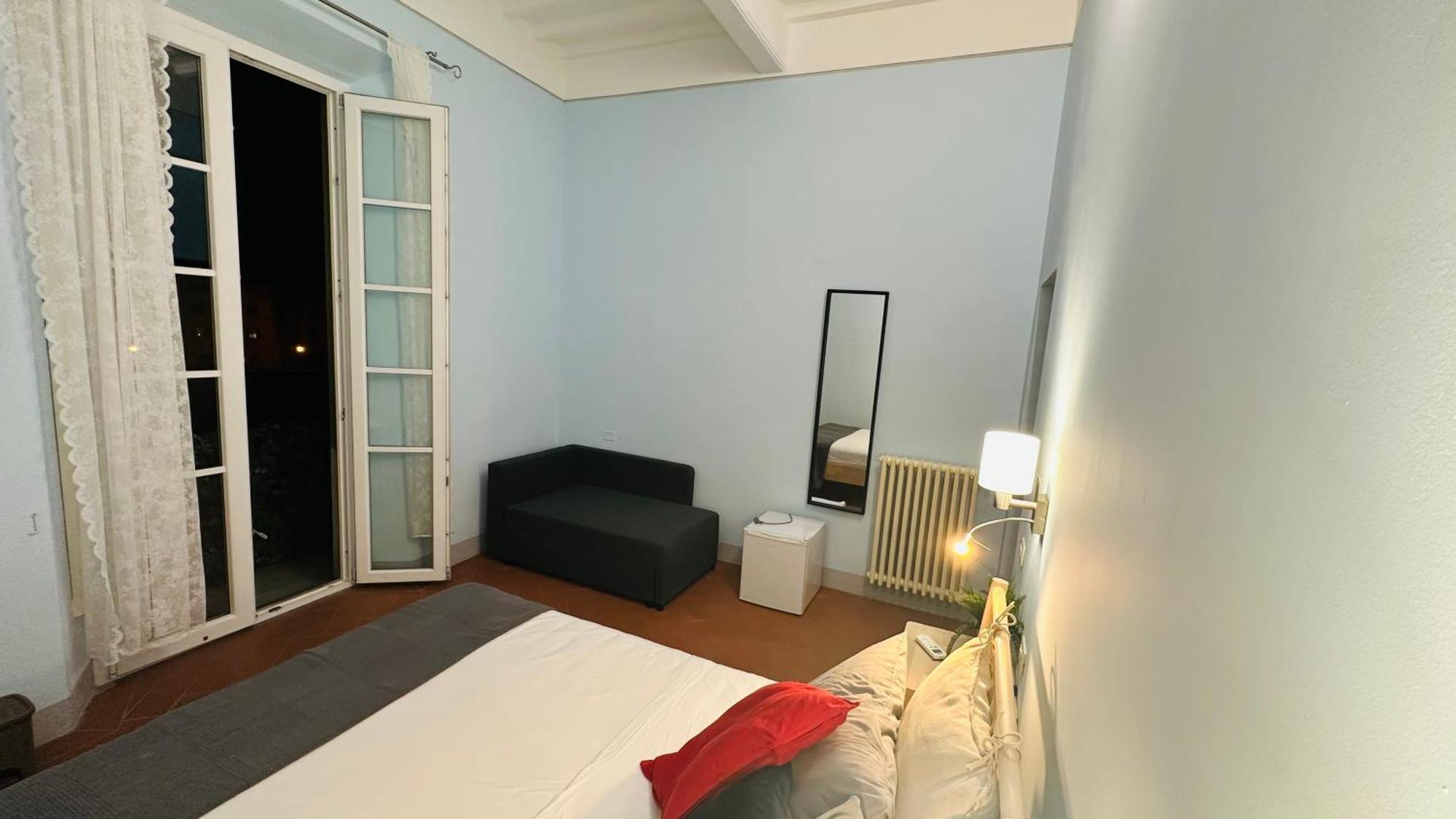 B&B - Residenza D'Epoca Piazza Cairoli Пиза Екстериор снимка